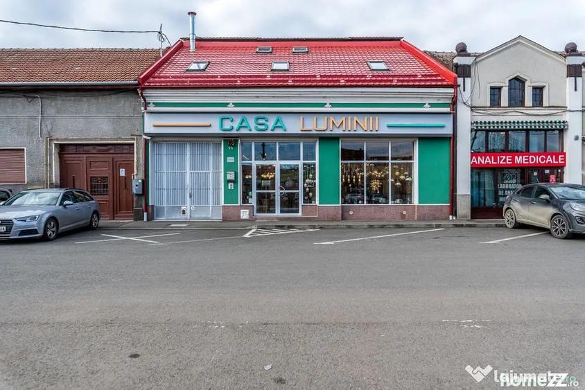 Spațiu comercial, de 890 mp, în Aradul Nou