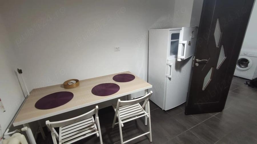 Apartament cu 3 camere decomandat în Exterior Vest