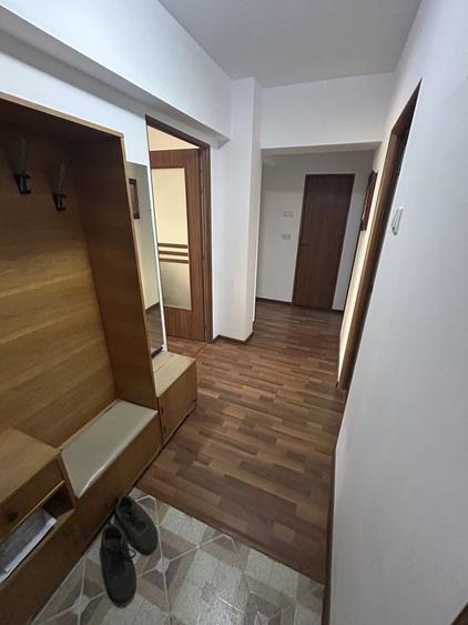 Apartament cu 3 camere decomandat în Crihala