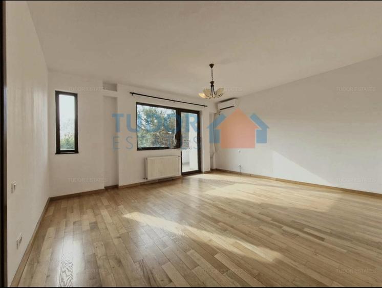 Casă individuală cu 6 camere cu Garaj în Pipera