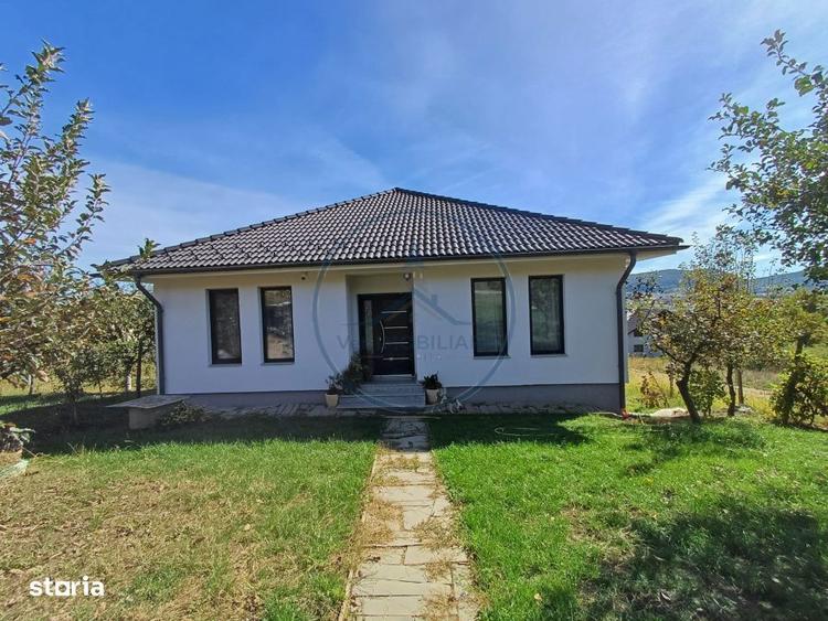 Casă cu 3 camere cu Teren 940 Mp în Unirea