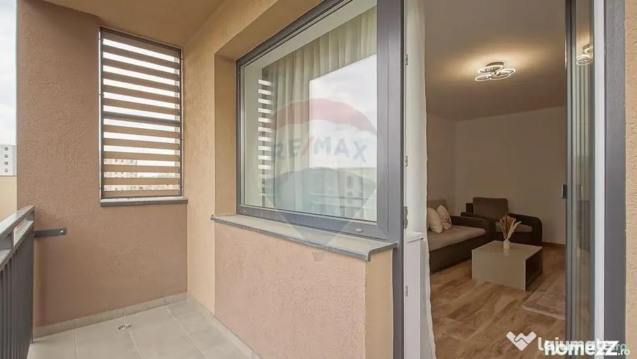 Apartament cu 3 camere decomandat în Tractorul
