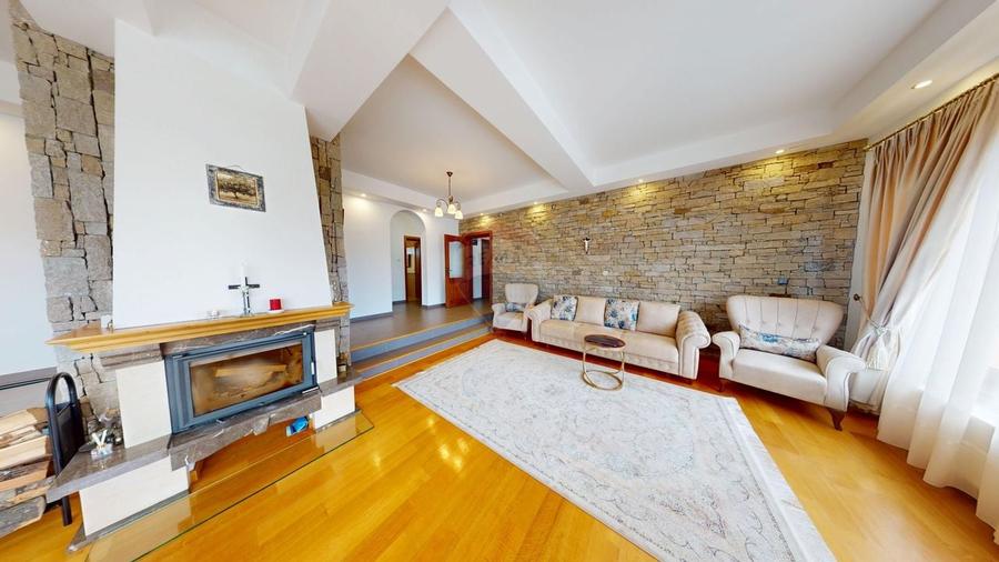Casă individuală cu 5 camere cu Teren 1132 Mp în Cisnădioara