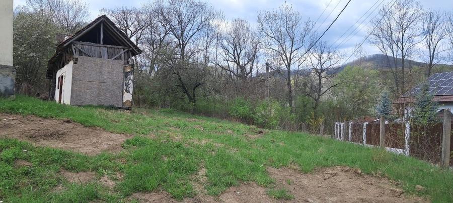 Casă individuală cu 5 camere cu Teren 2671 Mp în Plaiu (Provița de Sus)