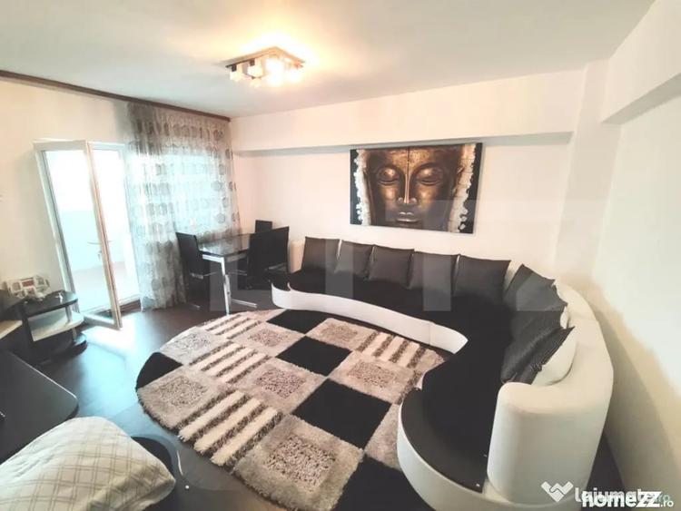 Apartament cu 3 camere decomandat în Central