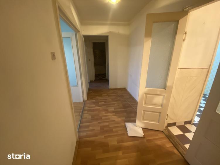 Apartament cu 3 camere decomandat în Rogerius