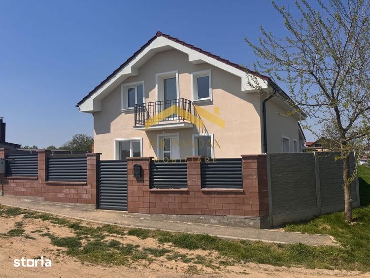 Casă cu 5 camere cu Teren 400 Mp în Bucovăț