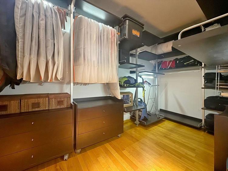 Penthouse cu 5 camere decomandat, mobilat în Blumăna