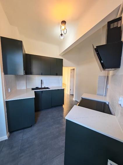 Apartament cu 3 camere decomandat, mobilat în Banu Manta