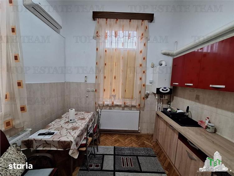 Casă cu 6 camere cu Teren 262 Mp în Ultracentral