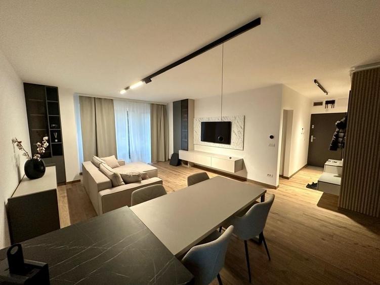 Apartament cu 2 camere decomandat în Central