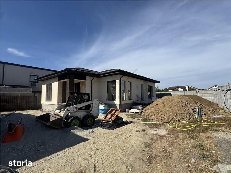 Casă cu 4 camere cu Teren 450 Mp în Domnești