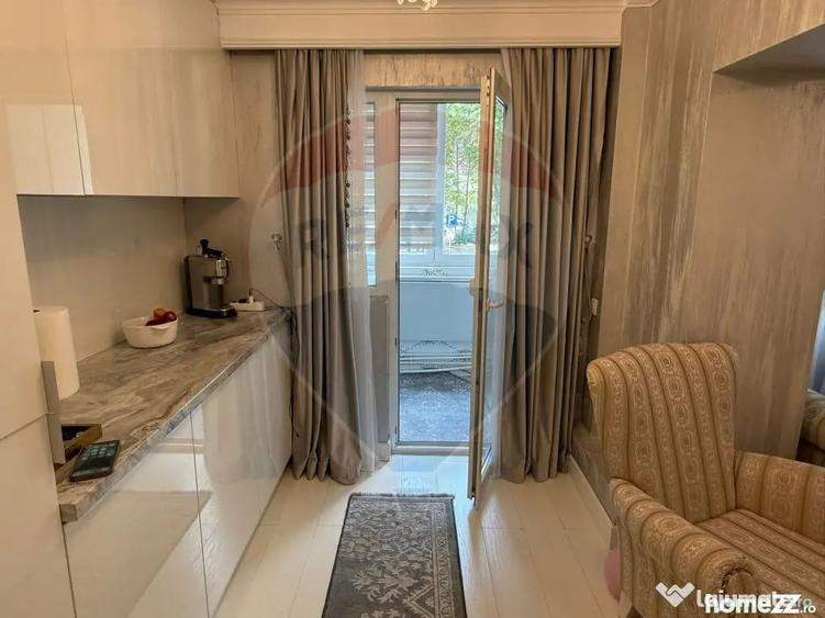 Apartament cu 4 camere semidecomandat în Dristor