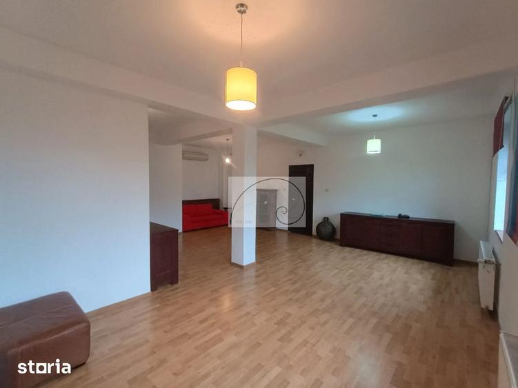 Casă cu 6 camere cu Teren 200 Mp în Moșilor