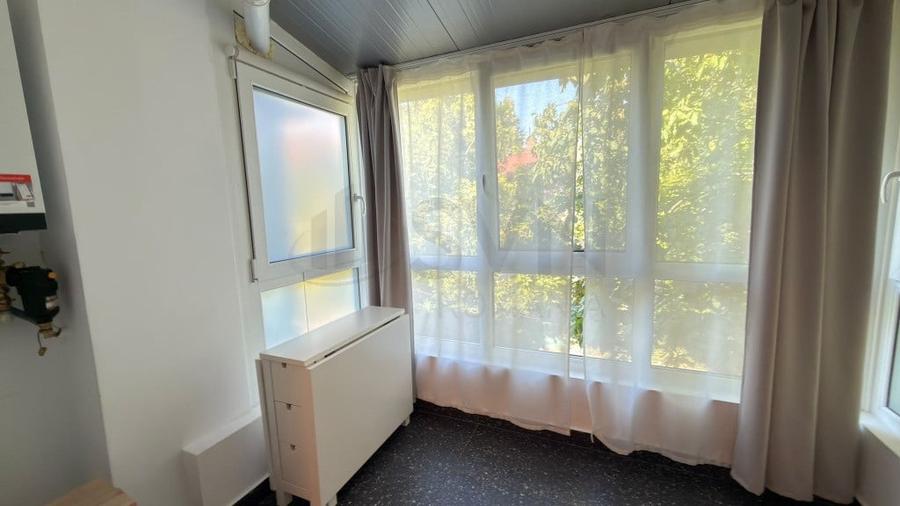 Apartament cu 3 camere semidecomandat în Primăverii