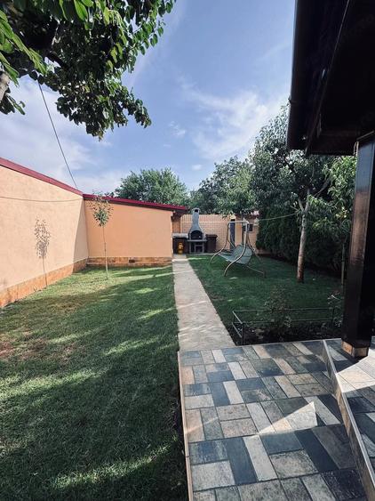 Casă cu 5 camere cu Teren 360 Mp în Fratelia
