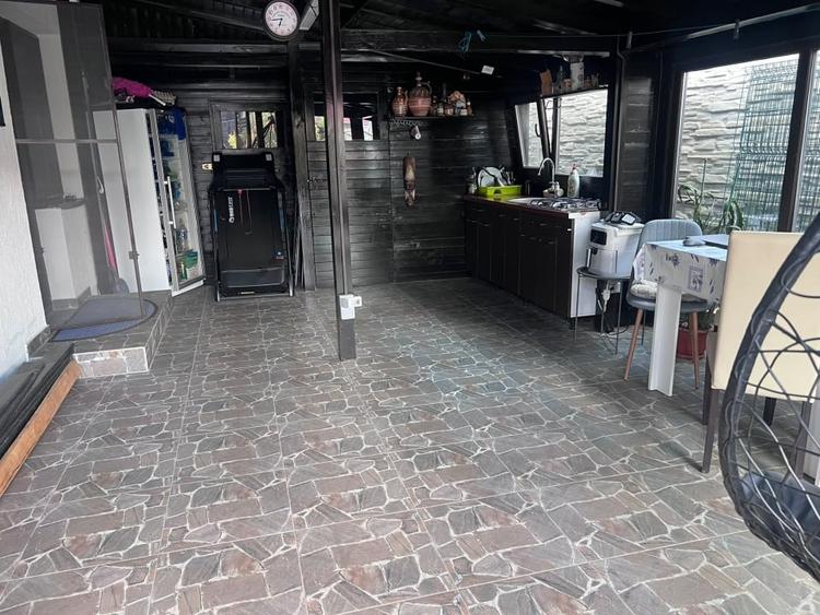 Casă individuală cu 5 camere cu Canalizare în Aeroport