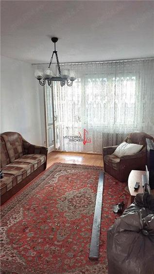 Apartament cu 3 camere decomandat în Doamna Ghica