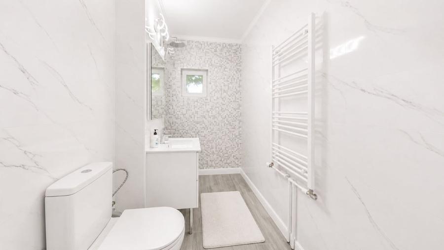 Apartament cu 2 camere semidecomandat, mobilat în Micălaca
