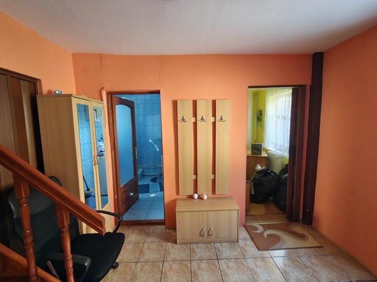 Casă individuală cu 4 camere cu Canalizare în Iosia