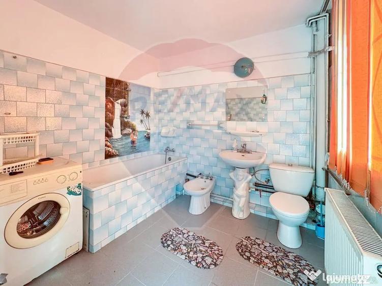 Spațiu comercial, de 573 mp, în Casa de Cultură