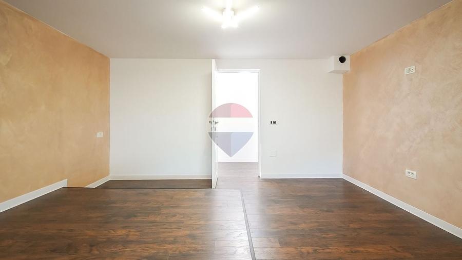 Apartament cu 3 camere decomandat în Bod