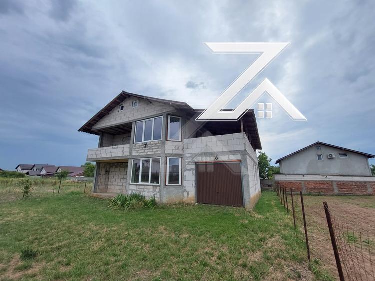 Casă individuală cu 5 camere cu Canalizare în Exterior Nord