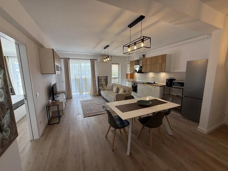 Apartament cu 2 camere semidecomandat, mobilat în Florești