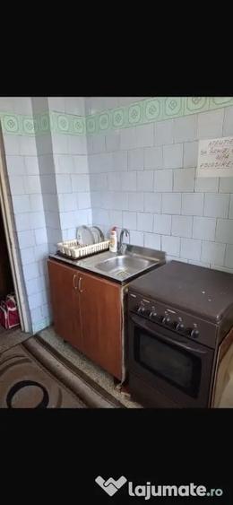 Apartament cu 3 camere decomandat în Colentina