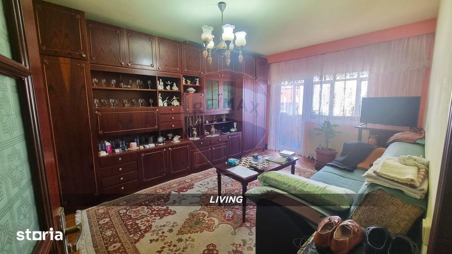 OCAZIE!!! Apartament cu 3 camere, 2 bai et. 2 Str. Hortensiei CENTRAL - 2