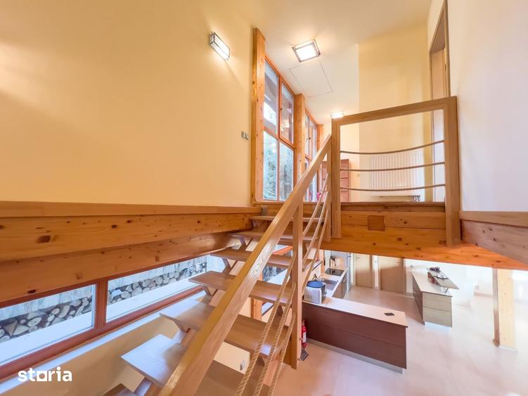 Casă cu 8 camere cu Teren 367 Mp în Râșca