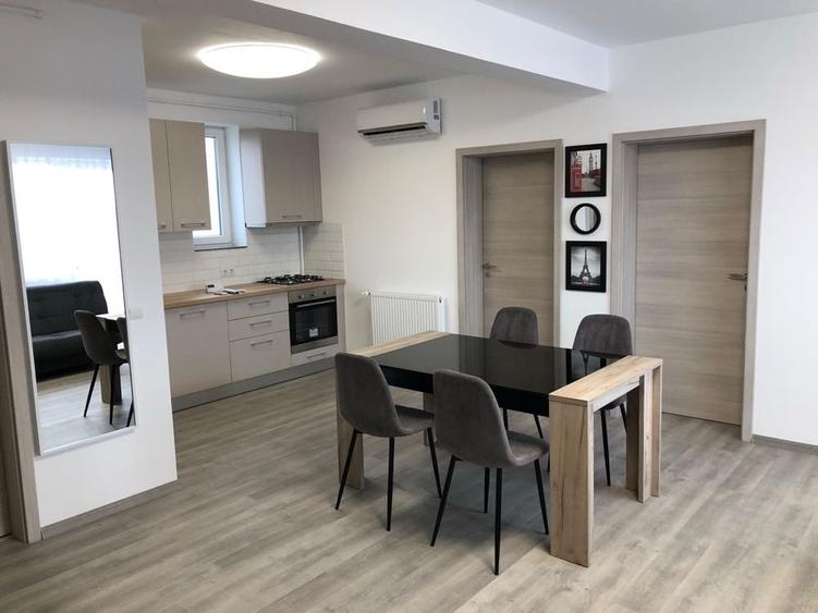 Apartament cu 3 camere decomandat în Central