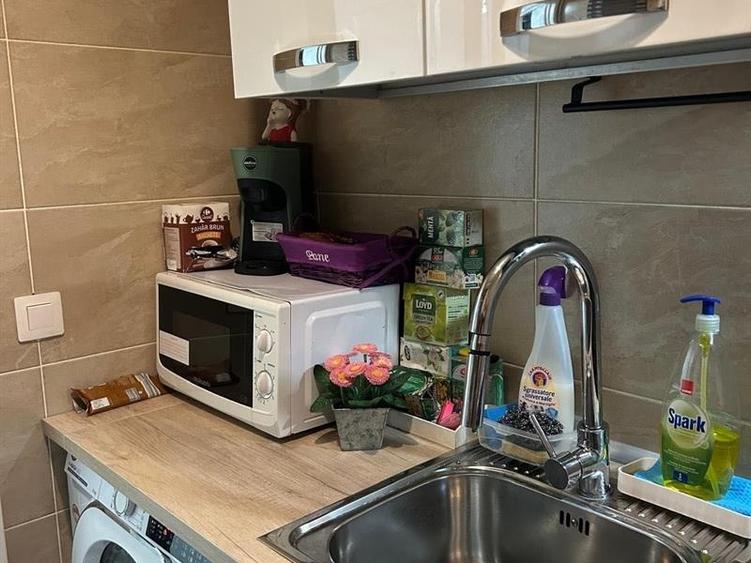 Apartament cu 2 camere semidecomandat, mobilat în Valea Rosie
