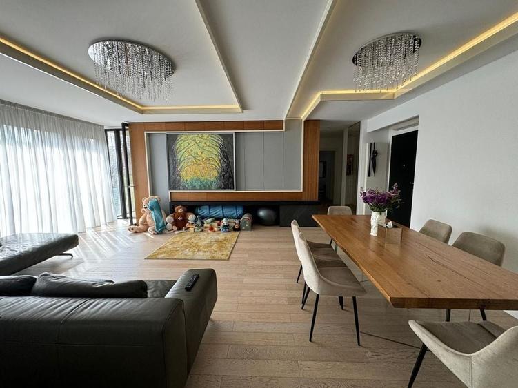 Apartament cu 3 camere decomandat în Floreasca