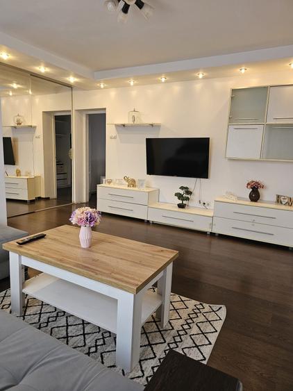 Apartament cu 2 camere semidecomandat în Ultracentral