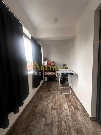 Apartament cu 3 camere decomandat, mobilat în Berceni