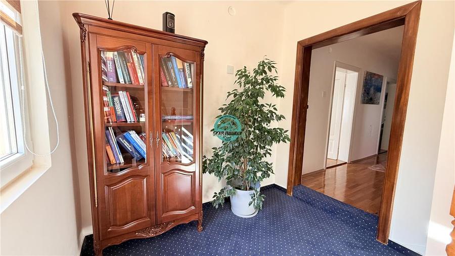 Apartament cu 4 camere decomandat, mobilat în Central