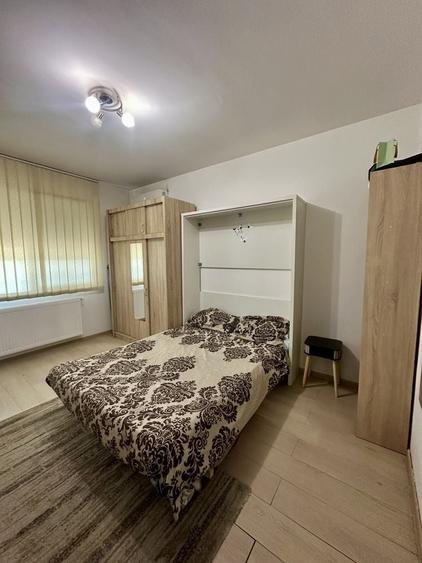 Garsonieră în Vest