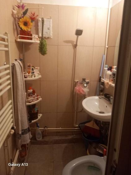 Apartament semidecomandat în Rahova