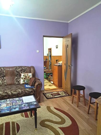 Apartament cu 3 camere nedecomandat în Hipodrom 2