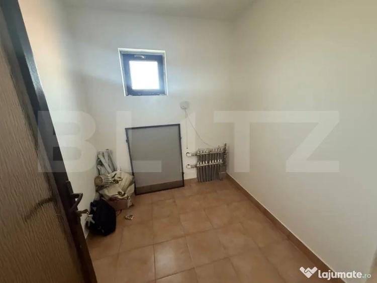 Casă cu 9 camere cu Teren 1000 Mp în Central