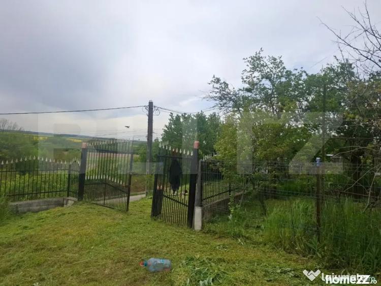 Casă cu 5 camere cu Teren 2300 Mp în Mătăsaru