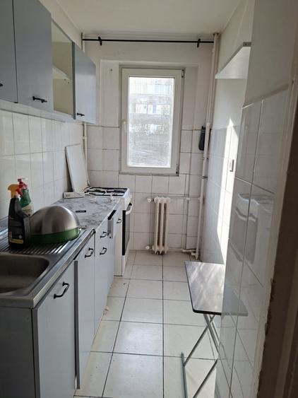 Apartament cu 3 camere semidecomandat în Lujerului