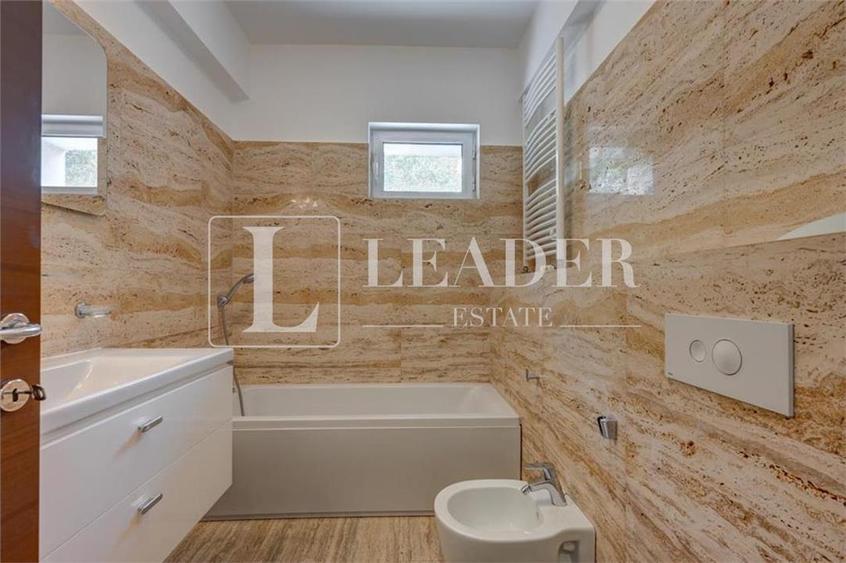 Apartament cu 4 camere semidecomandat, mobilat în Dacia
