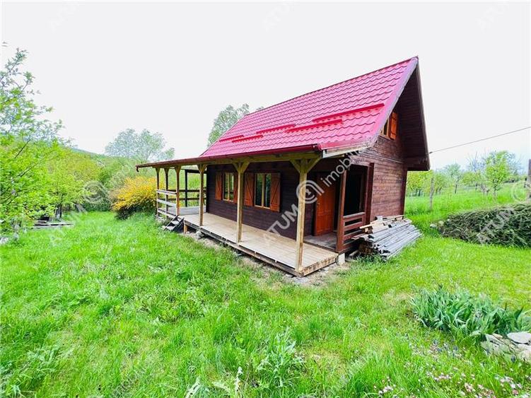 Casă individuală cu 2 camere cu Teren 1226 Mp în Fântânele