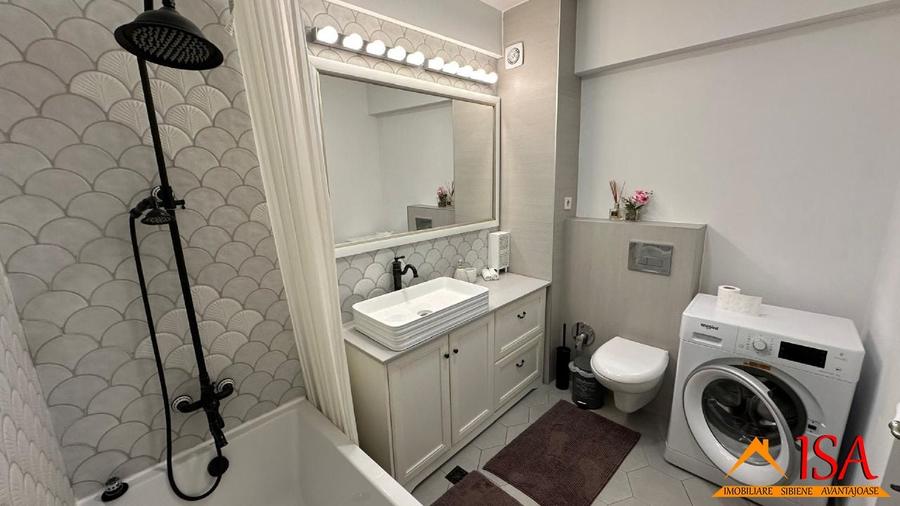 Apartament cu 3 camere decomandat, mobilat în Central