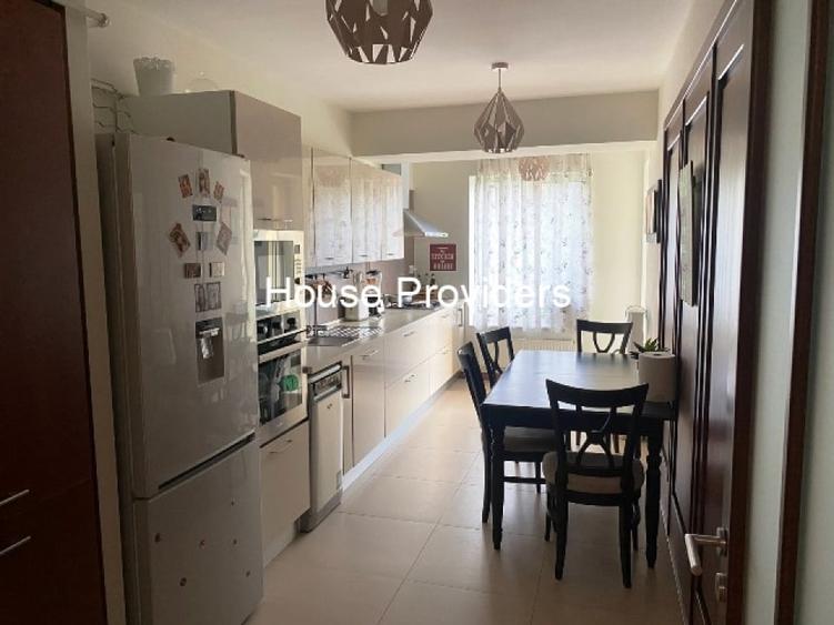 Apartament cu 3 camere în Dristor