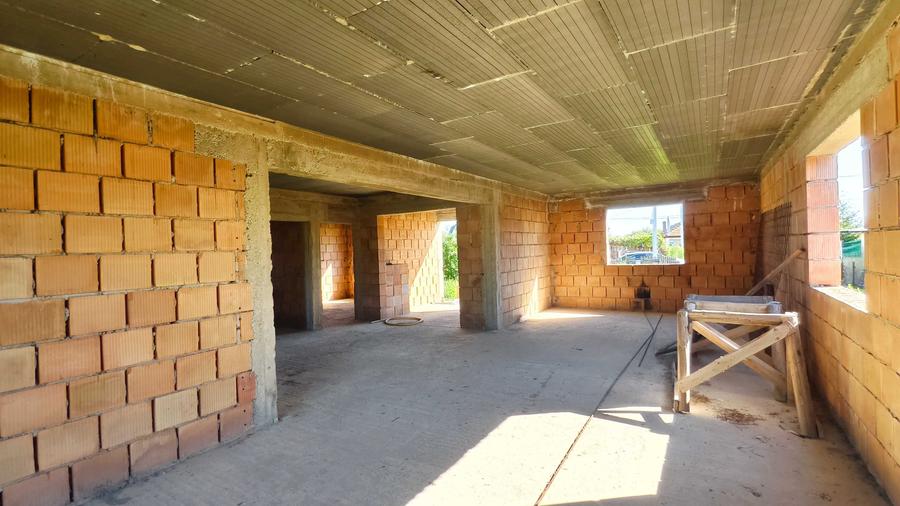 Casă cu 3 camere în Mălăiești