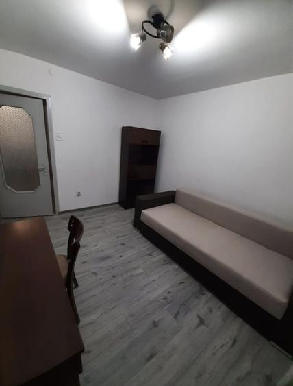Apartament cu 3 camere decomandat în Tudor