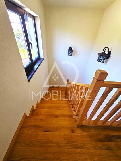 Casă individuală cu 6 camere cu Teren 600 Mp în 9 Mai